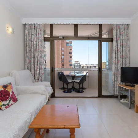 Sunny One Bedroom *