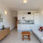 Sunny One Bedroom Apartment *